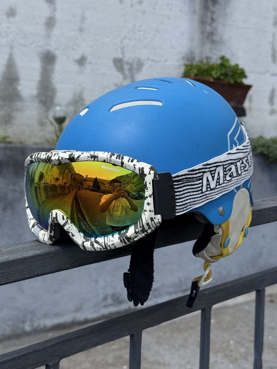 Helme: Marshnow Ski Helmet & Goggles – Gebraucht aus Chur von sch_fc87