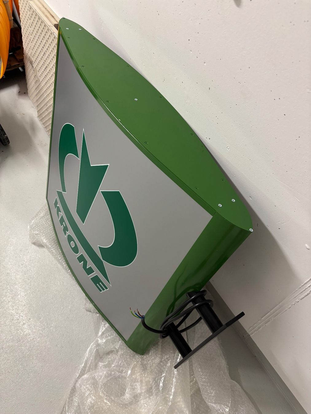 Insegne: Leuchtreklame Krone – Usato da Gachnang venduto da cat_challenger 3