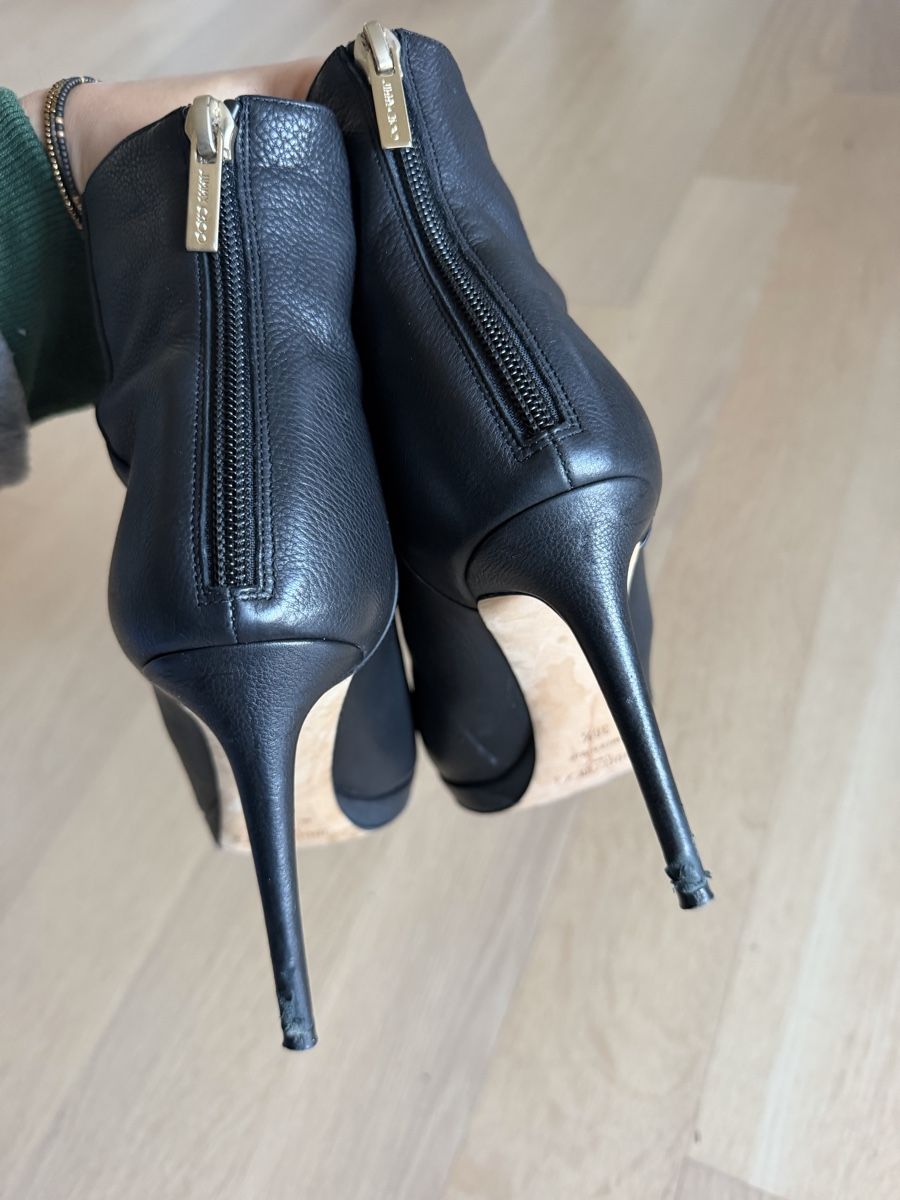 Jimmy Choo Damenschuhe: Jommy Choo Schuhe 38.5 – Defekt aus Uster von Ninii003 1