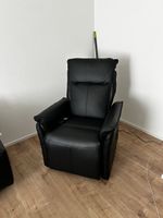 Bequemer schwarzer TV RelaxSessel mit Aufstehhilfe, Top Zust