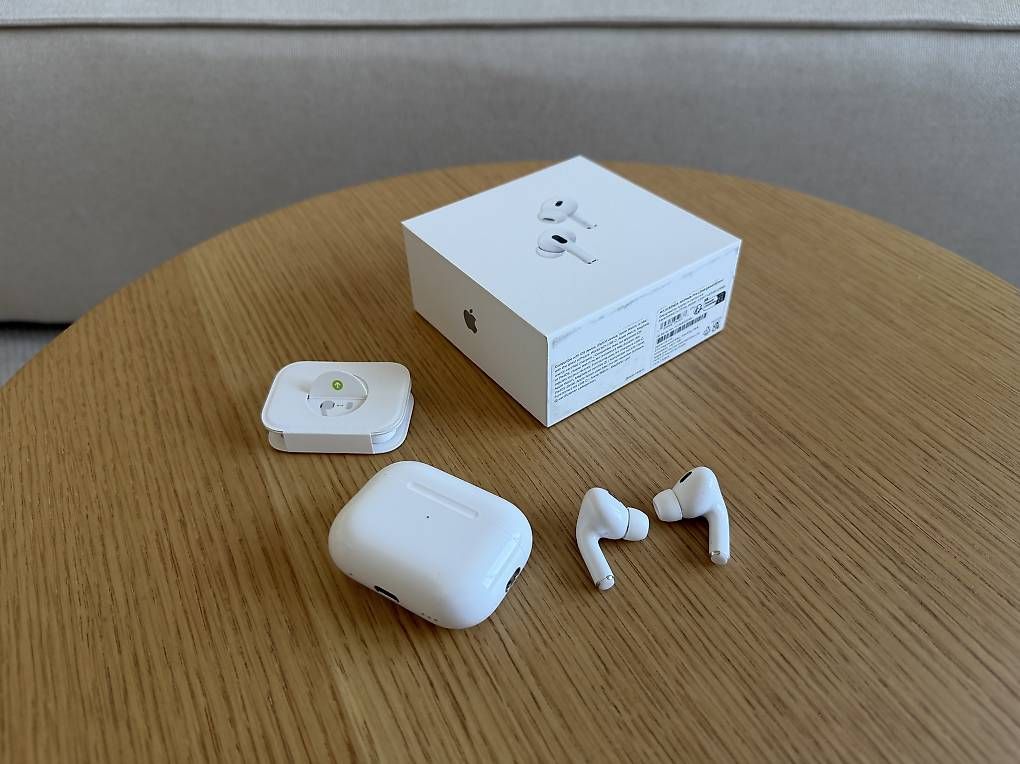 Cuffie: Apple AirPods Pro (2. Generation) USB-C – Usato da Basel venduto da Ohschaumal 1