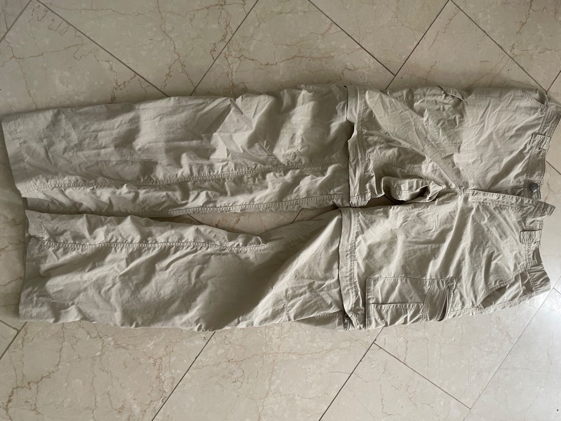 Columbia Hosen: Columbia Wanderhose Zip – Neu (gemäss Beschreibung) aus Flüelen von AU10