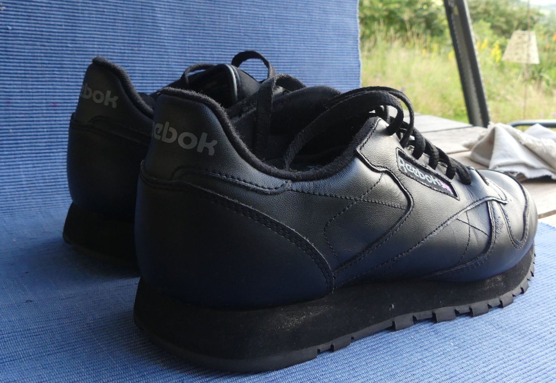Reebok Chaussures hommes: Reebok Classic Leather Sneaker, Schwarz,  Gr. 43 – D'occasion à Kehrsatz par  1