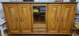Buffet Nussbaumfurnier mit Glastüre und Schubladen 