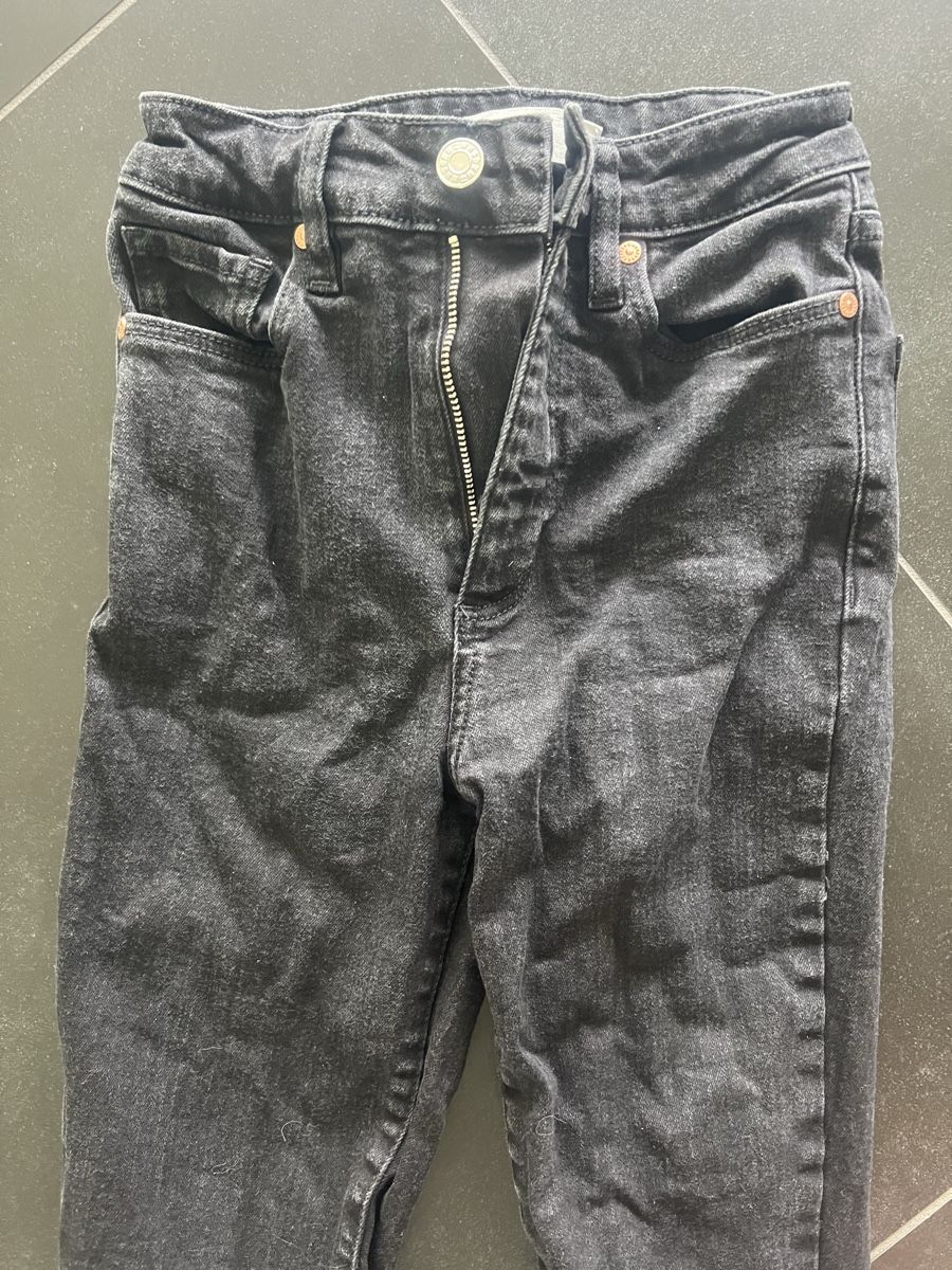Mango Jeans: Schwarze Mango Jeans, Gr. 32, – Nuovo (secondo la descrizione) da Bilten venduto da and_6hjn 1