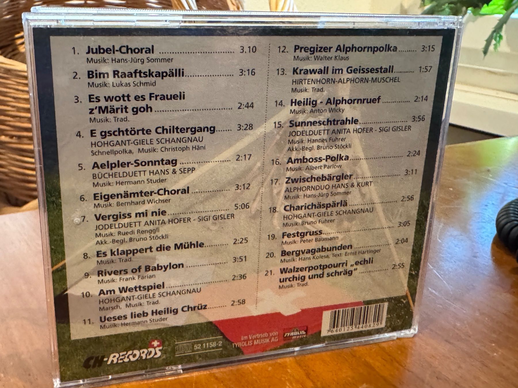 CD: Alphornergruppe Reussblick - Urchig & Schräg - HG41B – Usato da Küsnacht ZH venduto da swisssales.net 1