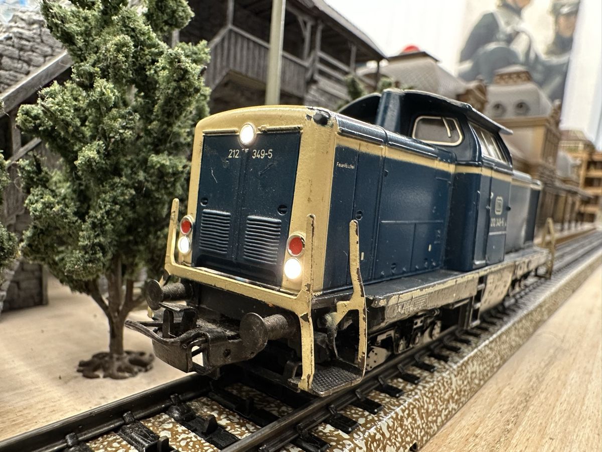Märklin Modellini di ferrovie: Märklin 3147 DB BR 212 – Usato da Lupsingen venduto da New-Haven