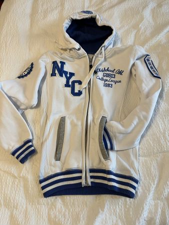 Weisse College Jacke mit Kapuze, Grösse S - Top Zustand!