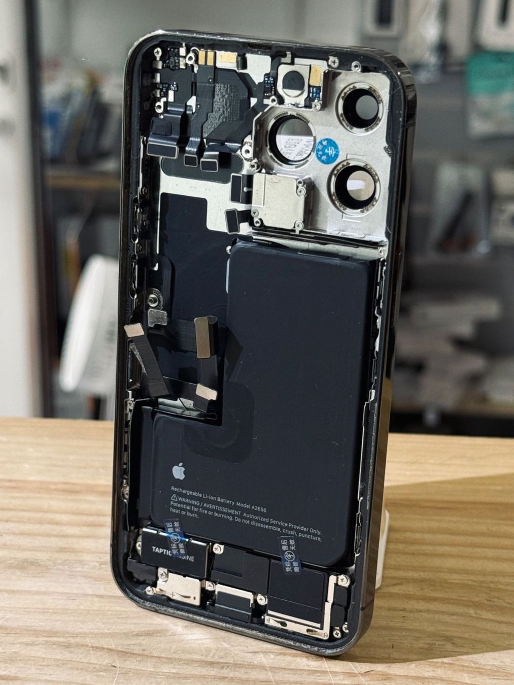 Apple Portables: Châssis Complet iPhone 13 Pro NOIR (Original pulled) – D'occasion à Morges par DA-repa