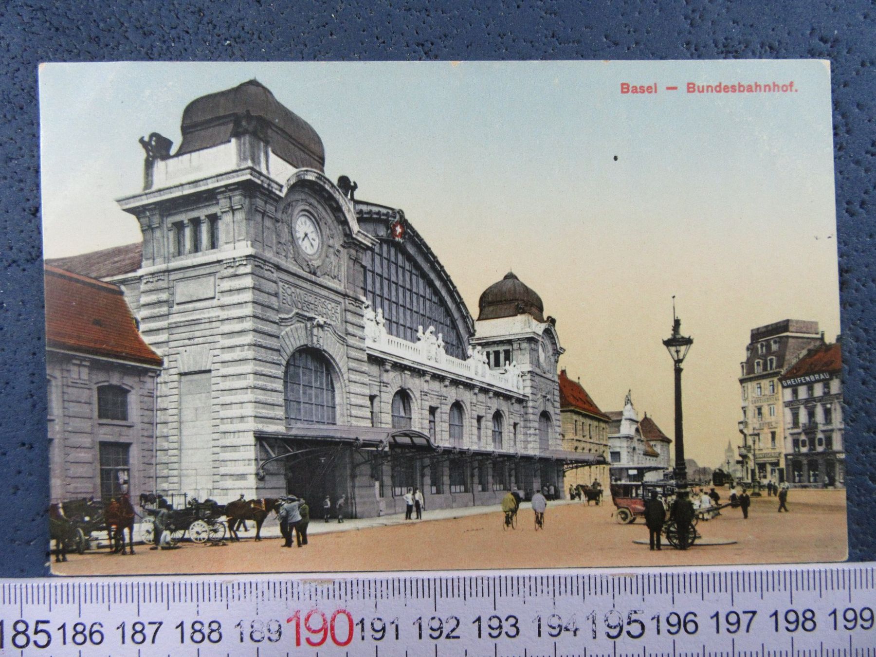 Cartoline postali: BASEL BUNDESBAHNHOF-PLATZ 1915 BELEBT – Usato da Ettingen venduto da Hausi4711