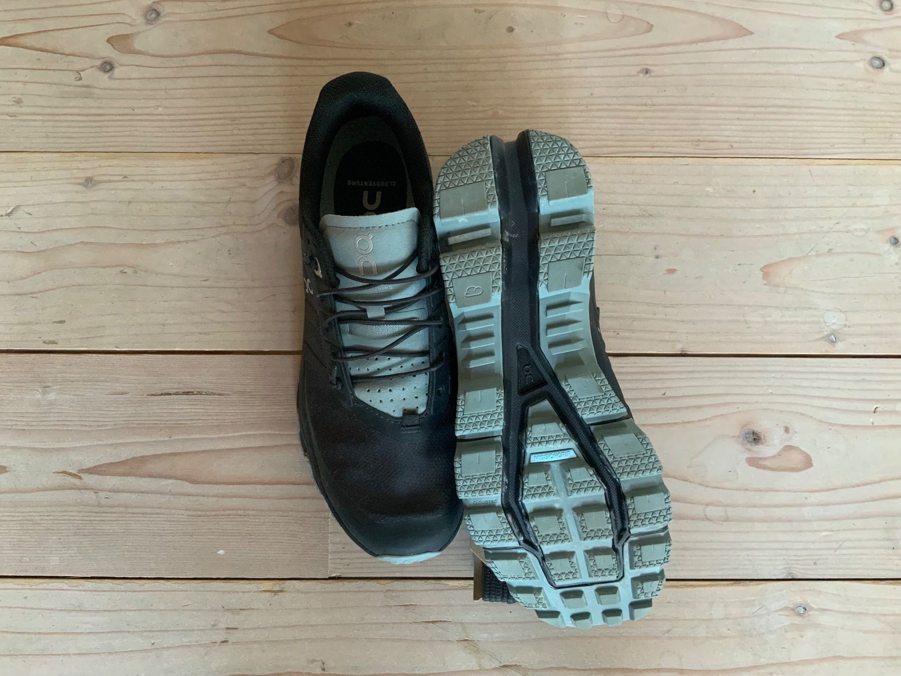 On Scarpe da donna: Neuer on Sneaker( Cloudventure, Gr. 40) – Nuovo (secondo la descrizione) da Dübendorf venduto da Roliricardo 3