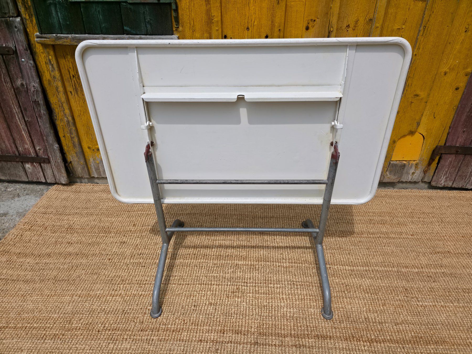 Bigla Tische: Bigla Gartentisch Klapptisch Balkontisch Tisch Blechtisch – Gebraucht aus Haslen AI von Vintagelix 3
