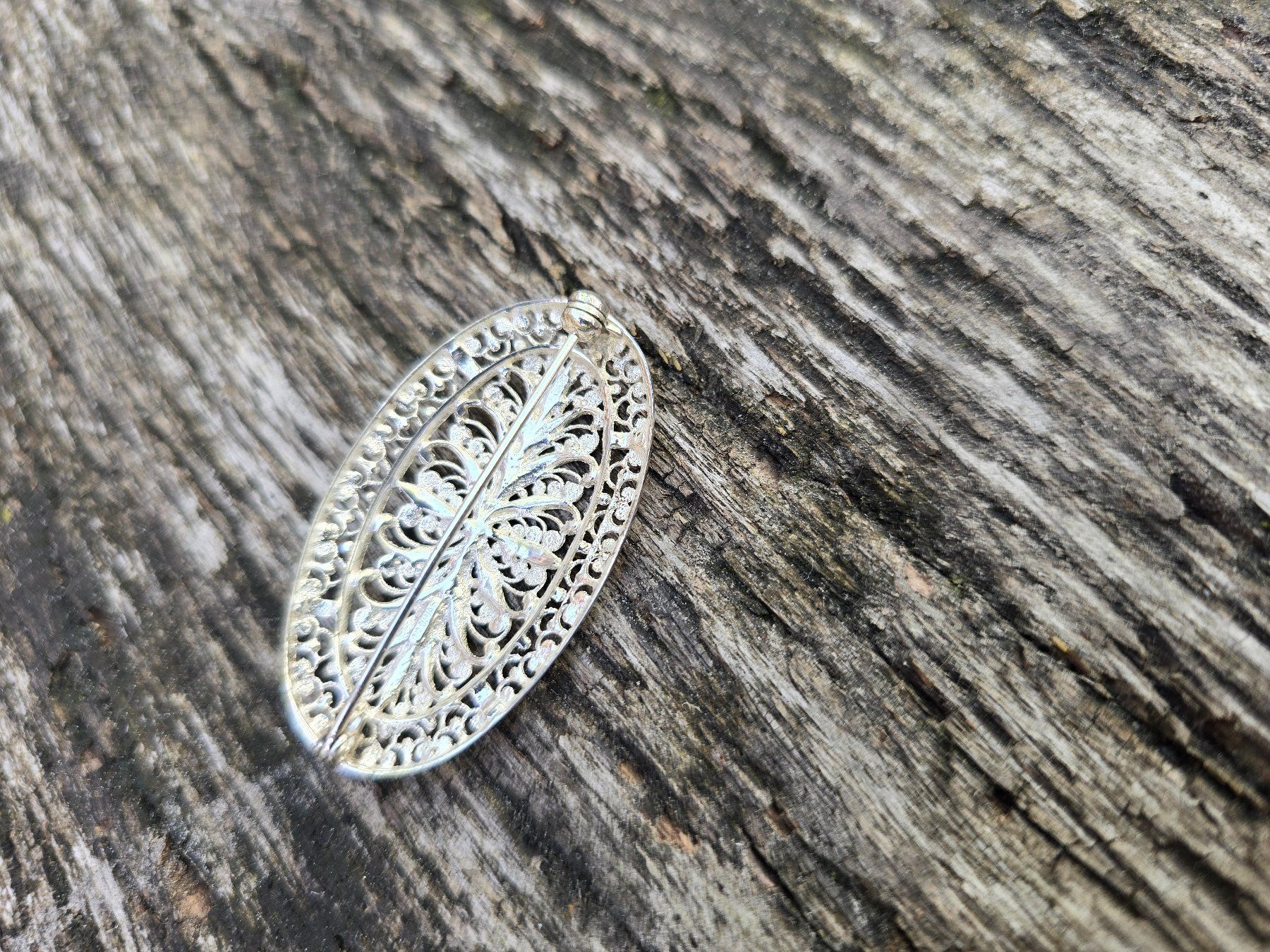 Broschen & Nadeln: Schmuck: Brosche oval filigran antik Schmuck Silber – Gebraucht aus Romanshorn von Rachacha 3