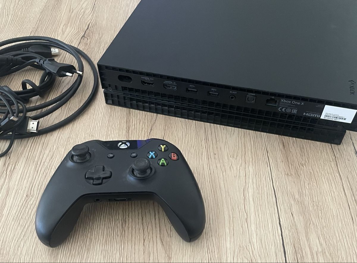 Microsoft Consoles: MICROSOFT X BOX ONE X – D'occasion à Plons par wartauchris 4