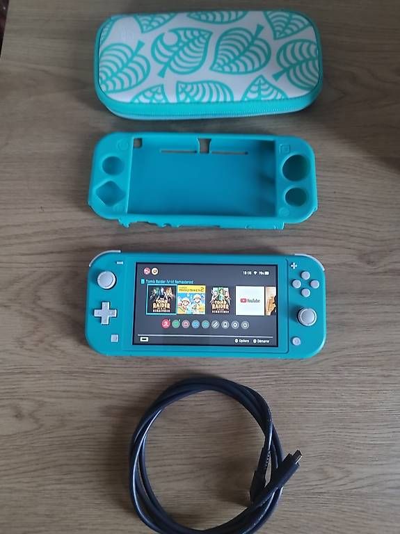 Nintendo Consoles: Nintendo Switch Lite avec accessoires – D'occasion à Vallorbe par Leonidas1337