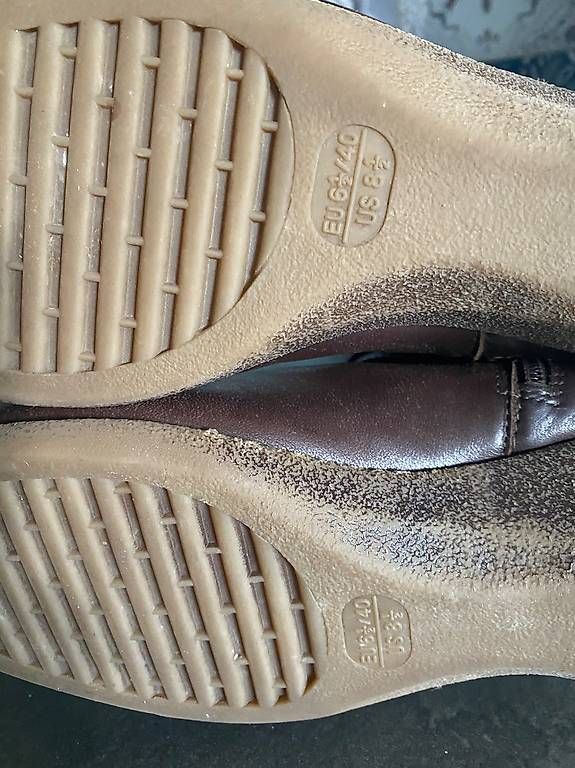 Scarpe da donna: Vendesi stivali da donna, marroni – Usato da Novazzano venduto da sol_vk8x 1