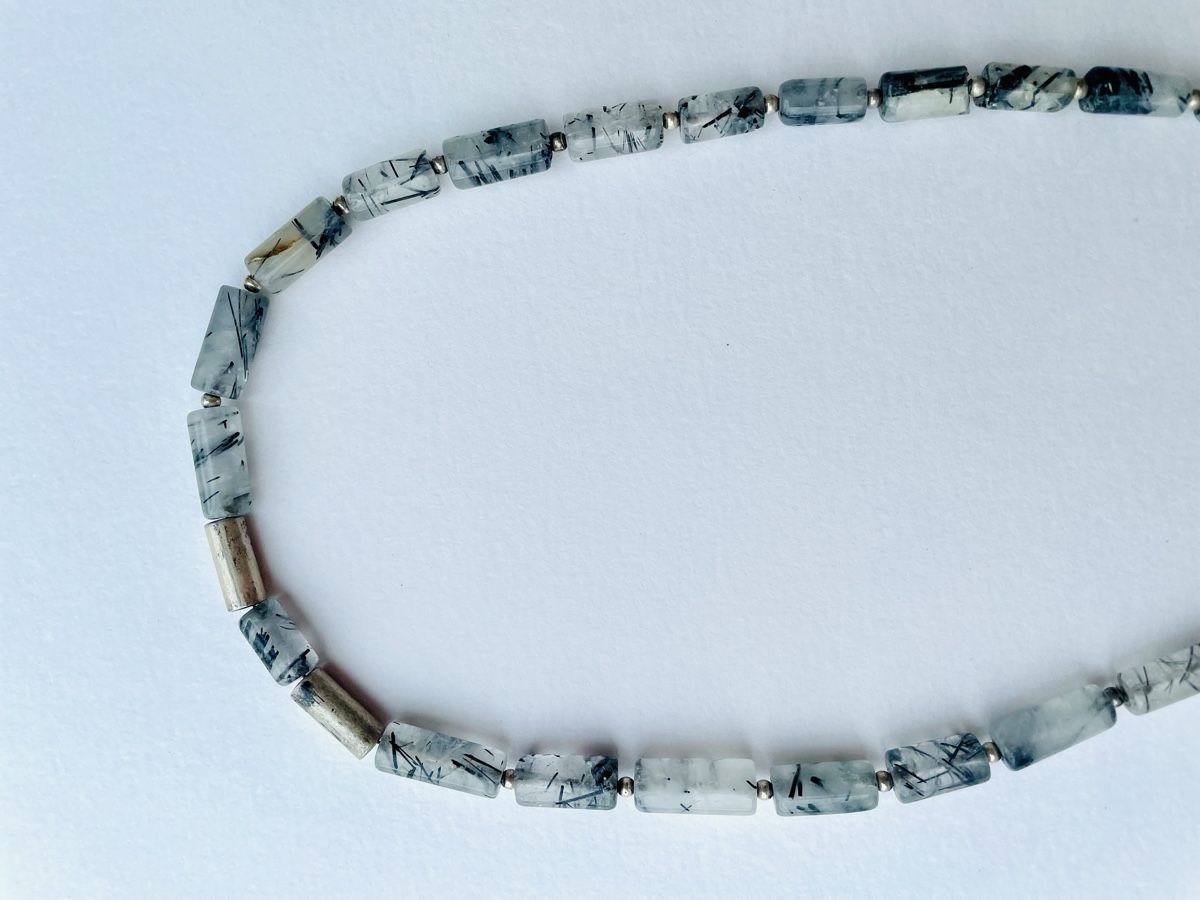 Catenine: Elegante Steinkette – Usato da Gerzensee venduto da Desertsand 1
