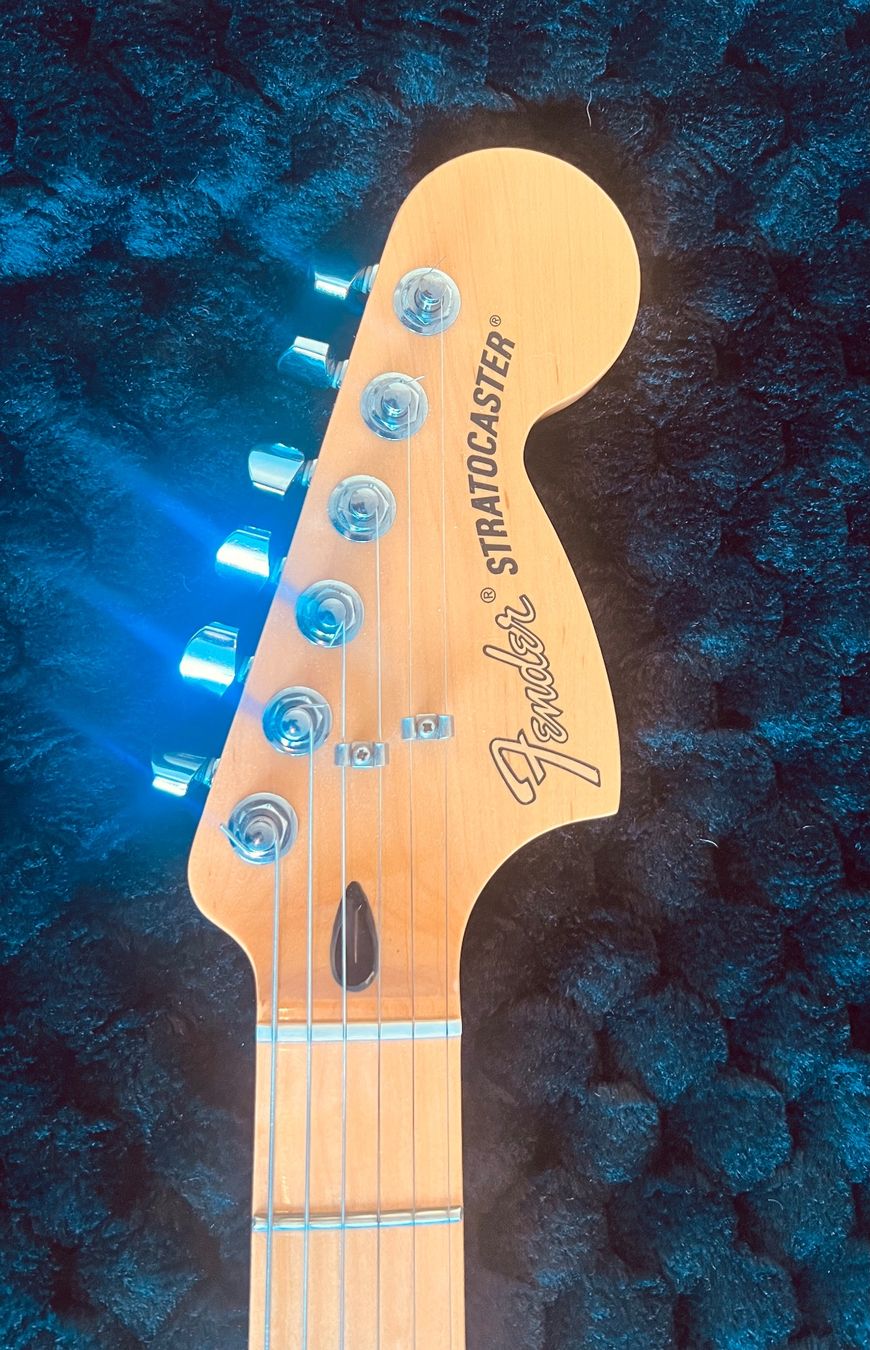 Fender Strumenti musicali: Fender stratocaster sparkle red – Usato da Monthey venduto da Jiji_99 3