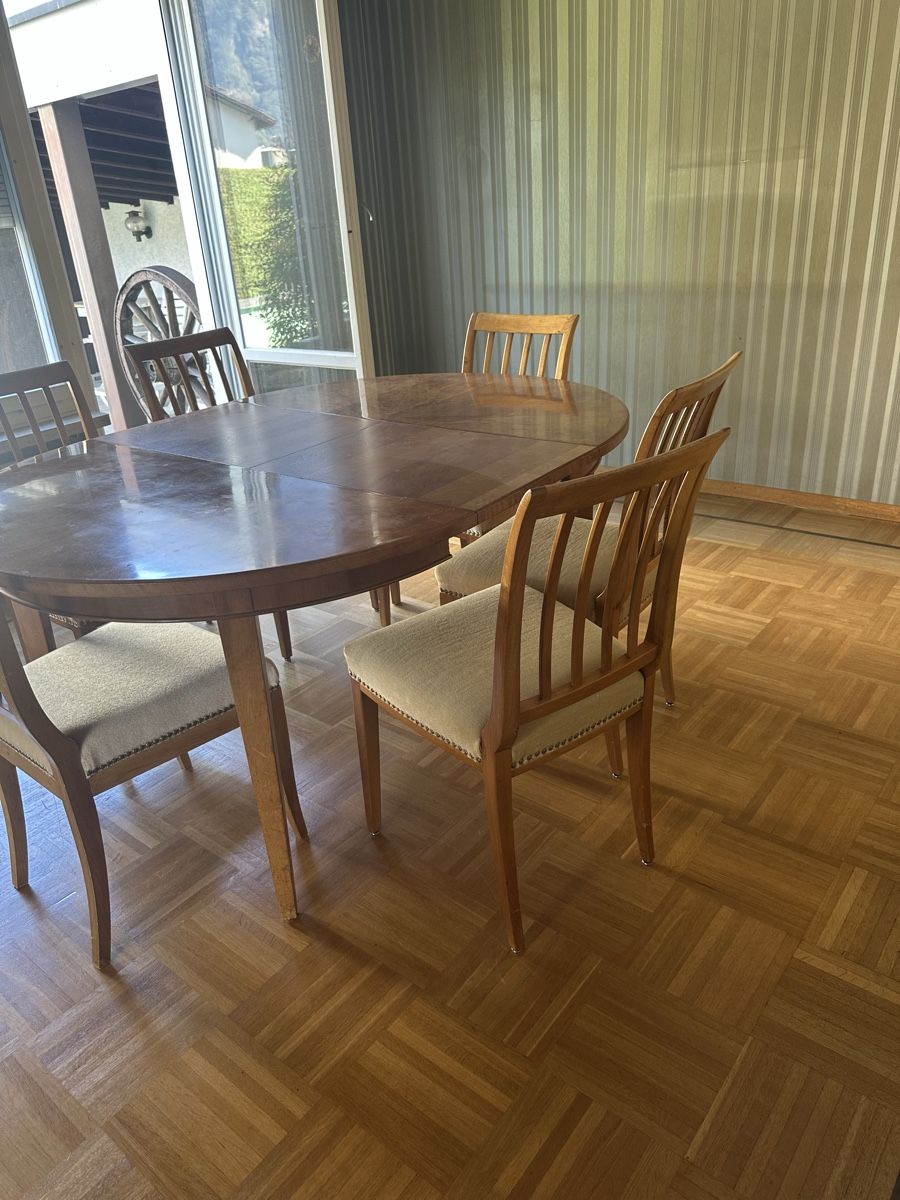 Set di tavolo e panche: Dining Table with 4 Chairs Used – Usato da Altdorf UR venduto da Lisafabris 1