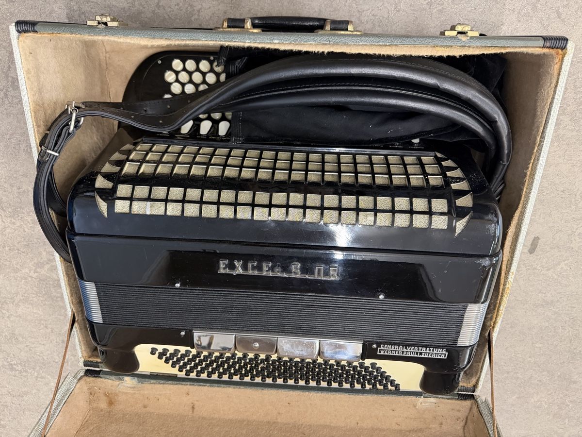 Strumenti musicali: Excelsior Handorgel aus Nachlass – Usato da Rüegsbach venduto da Tinus3418 1