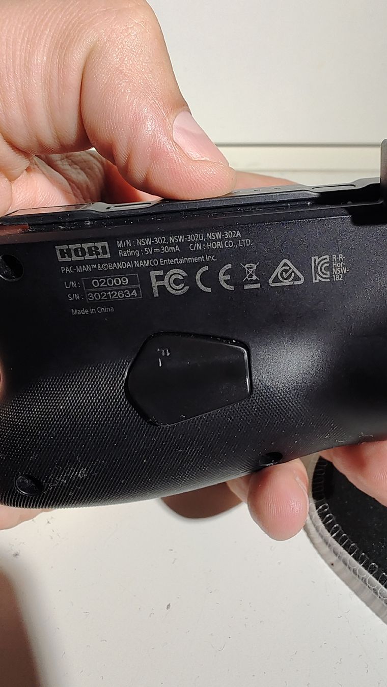 Controller: Seltene Hori Pac-Man Controller für Nintendo Switch - Top!! – Usato da La Tour de Peilz venduto da Dejobokin 2