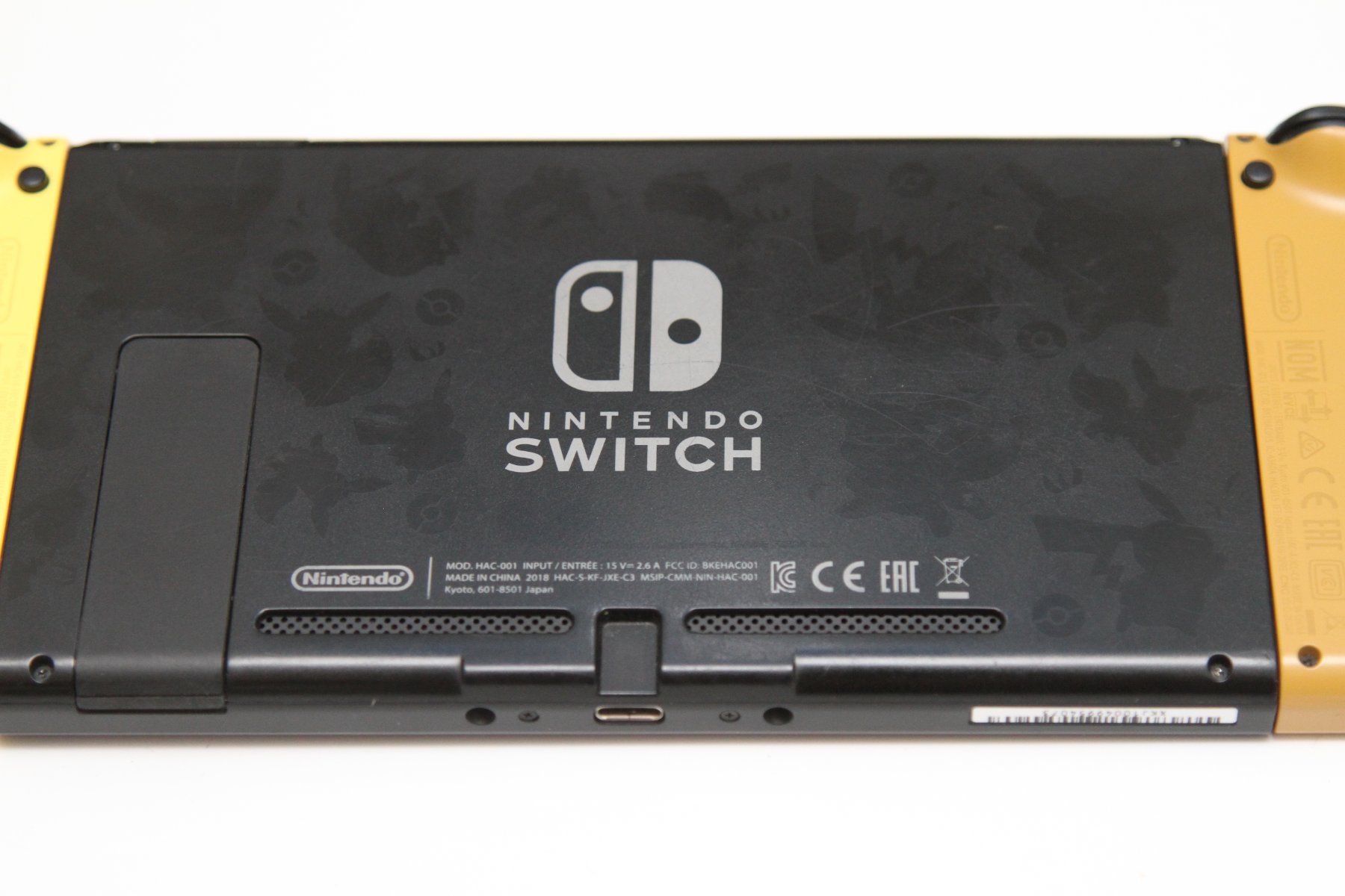 Nintendo Console: Nintendo Switch Pokémon Let's Go Edition – Usato da Basel venduto da camelot99 3