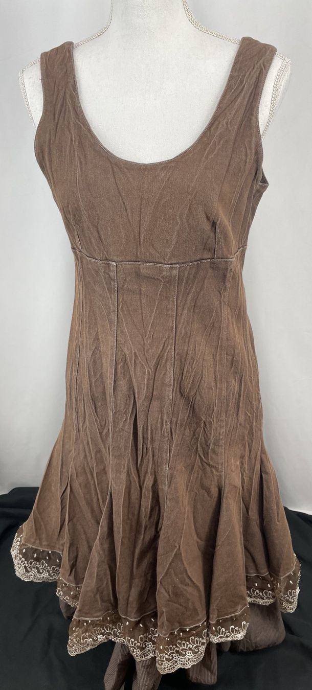 Robes: CHIC FILLE Robe brune – D'occasion à Lausanne par PlusValue_Lausanne