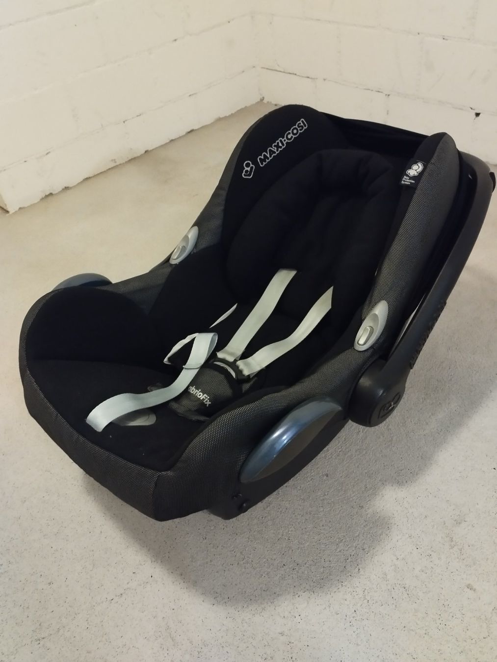 Seggiolini per auto: Maxi Cosi – Usato da Jona venduto da Dave123321 3