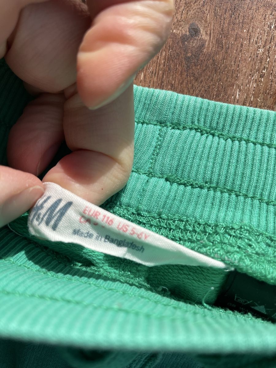 H&M Pantaloni: Grüne H&M Shorts, Grösse 116 – Usato da Bern venduto da brup 1