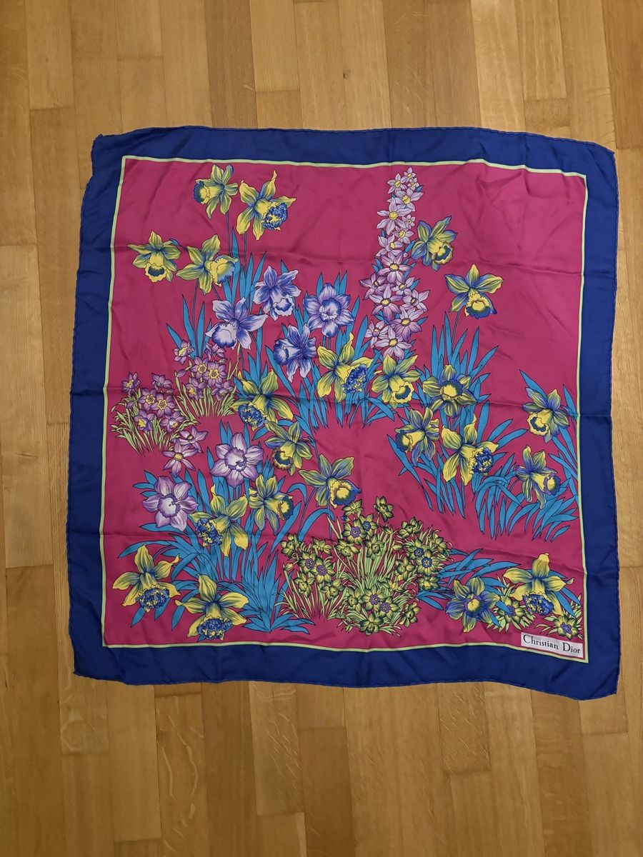 Dior Foulard & Sciarpe: Christian Dior scarf floral – Nuovo (secondo la descrizione) da Zürich venduto da chj_57pl