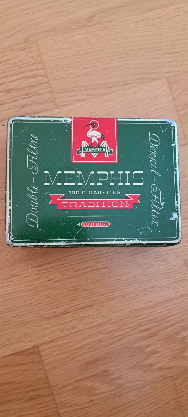 Tutte le decorazioni: MEMPHIS Zigarettendose – Usato da Adliswil venduto da Marlotti