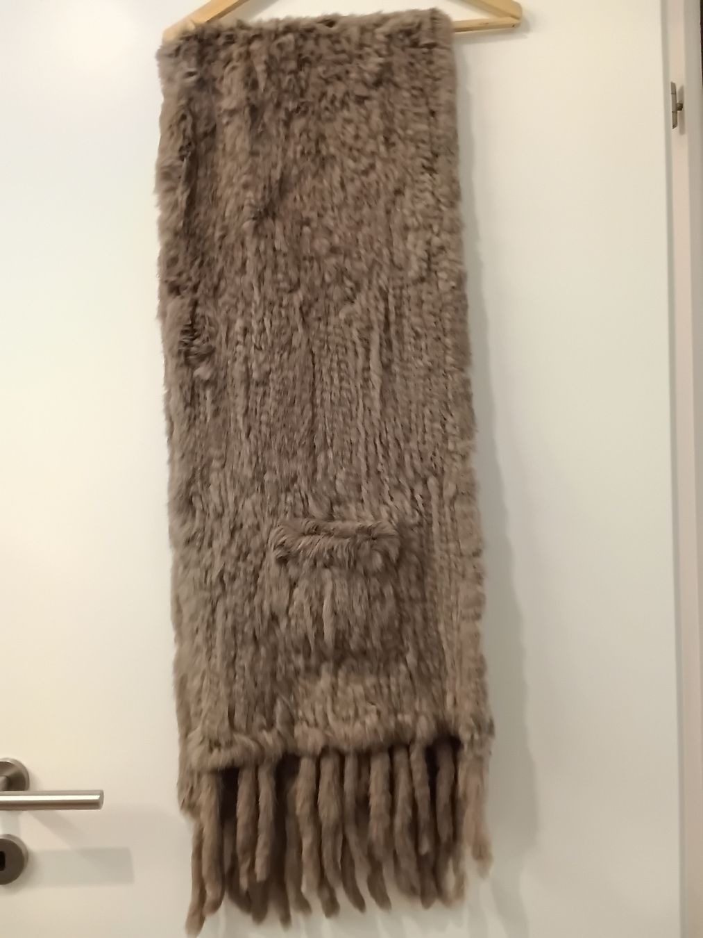 Foulard & Sciarpe: Echtes Kaninchenfell Schal Braun mit Tasche – Usato da Immensee venduto da vgitter