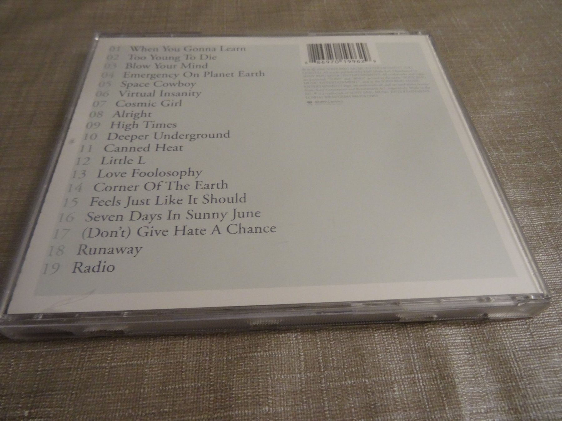 CDs: Jamiroquai - High Times:Singles 1992-2006 CD – Gebraucht aus Olten von Disc-Ausverkauf 1