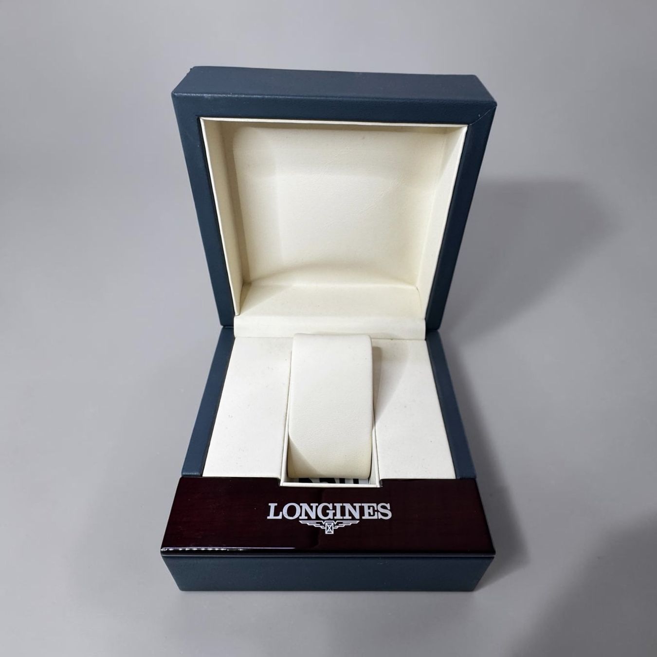 Longines Scatole porta orologi: Longines Uhrenbox mit Umkarton – Usato da Basel venduto da mkz_859r