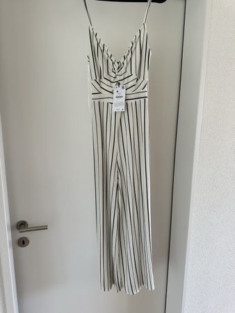 NEUER Bershka Jumpsuit, XS, gestreift, Sommerkollektion,