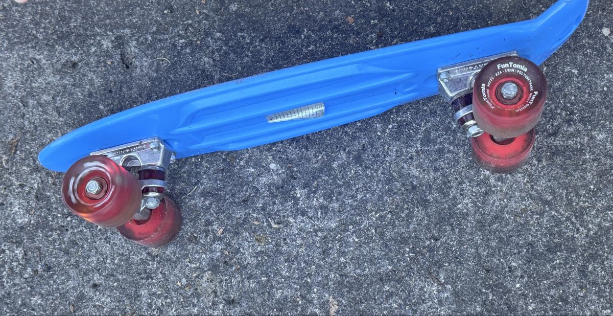 Skateboards: Penny Board blau, mit leuchtenden Rollen – Usato da Horgen venduto da Palazzolo_Acreide 1