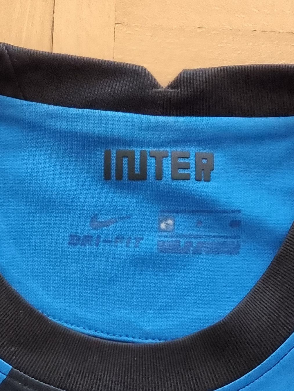 Football Club Internazionale Milano Leibchen & Hosen: Achraf Hakimi / Inter Mailand 2020-2021 Heimtrikot – Gebraucht aus Suhr von SariLacivert1907 2