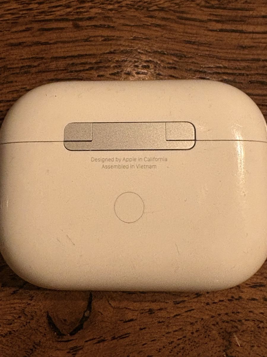 Apple Caricabatterie: Air Pods Pro Case  – Usato da Genève venduto da mas_k8dv 2