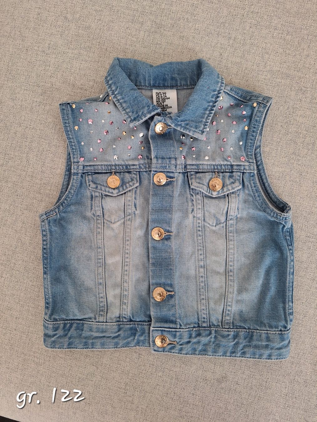 H&M Altro abbigliamento per bambina: Jeans Gilet gr. 122 – Usato da Siebnen venduto da nadsu83