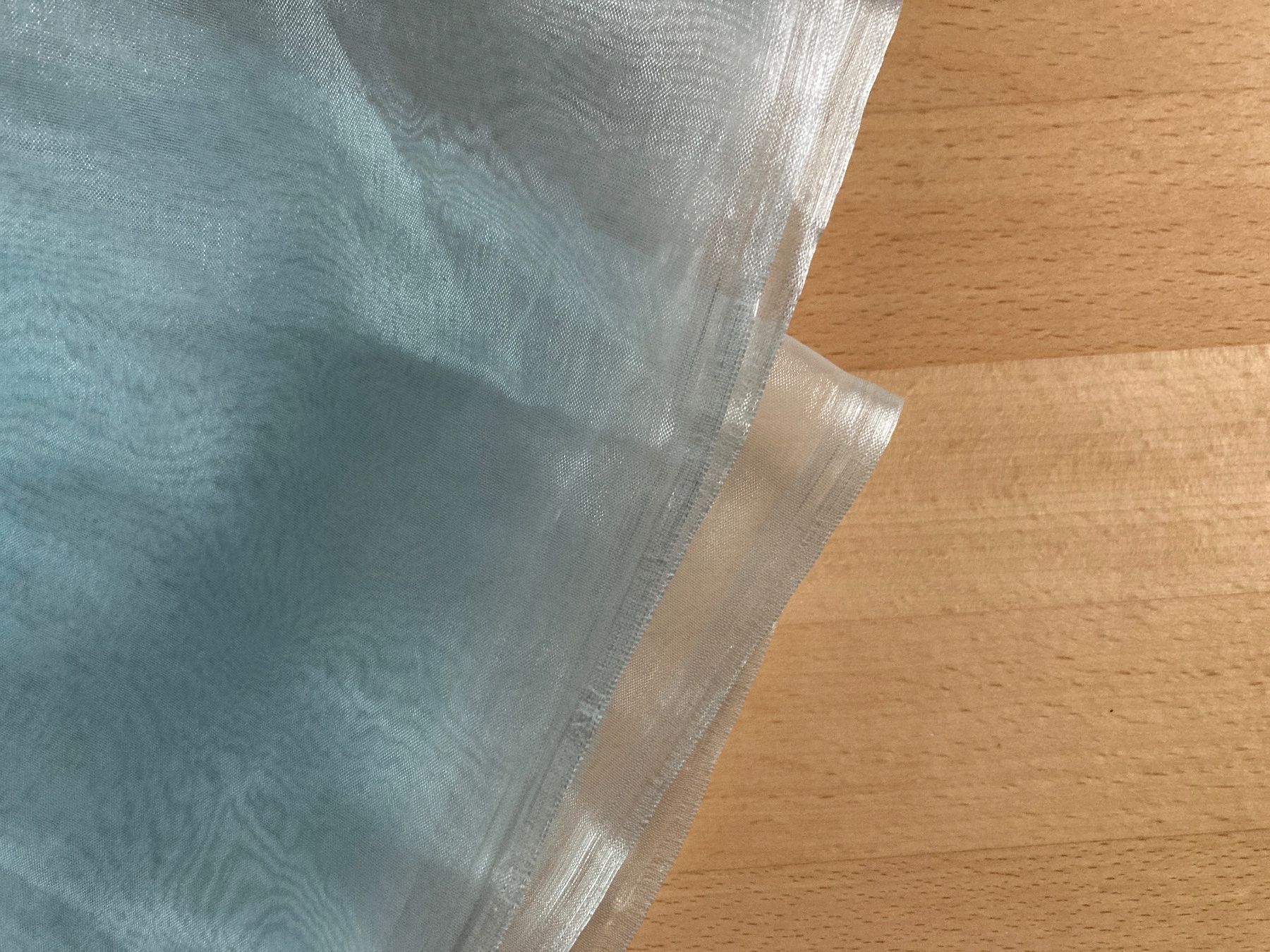 Tessuti: ORGANZA HELLBLAU 300 cm x 97 cm neu – Nuovo (secondo la descrizione) da Erlach venduto da Schaliko 1