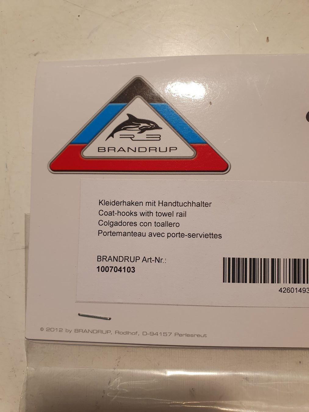Handtuchhalter: Kleiderhaken mit Handtuchhalter – Gebraucht aus Zürich von loosebone 1