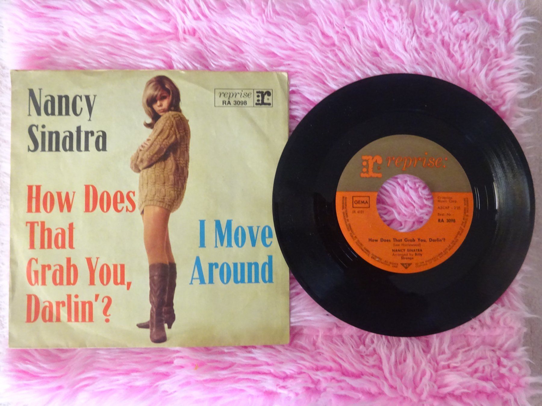 Dischi in vinile: NANCY SINATRA ** I MOVE ARROUND ** HOW DOES THAT GRAB – Usato da Luzern venduto da xrayspex99