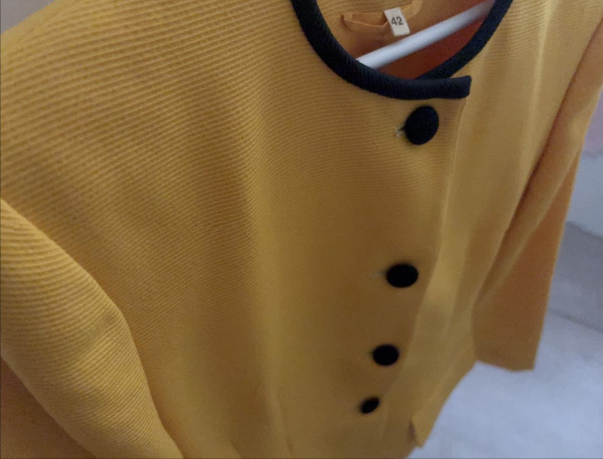 Giacche: Giacca corta giallo ocra  chic! – Usato da Lugano venduto da Edera49 5