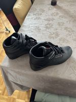 Basket Reebok noir aussi en blanc 