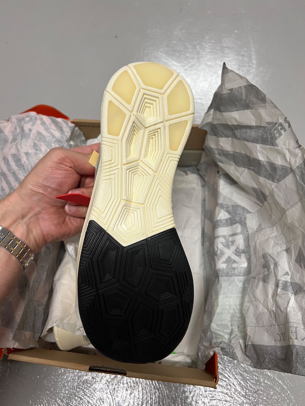 Nike Scarpe da uomo: Nike Zoom Fly Off-White - EU 45.5 – Nuovo e nell'imballaggio originale da Bern venduto da ElevenFive 4