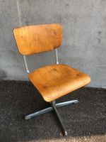 Stuhl aus Werkstatt, mit schöner Patina, Höhenverstellbar