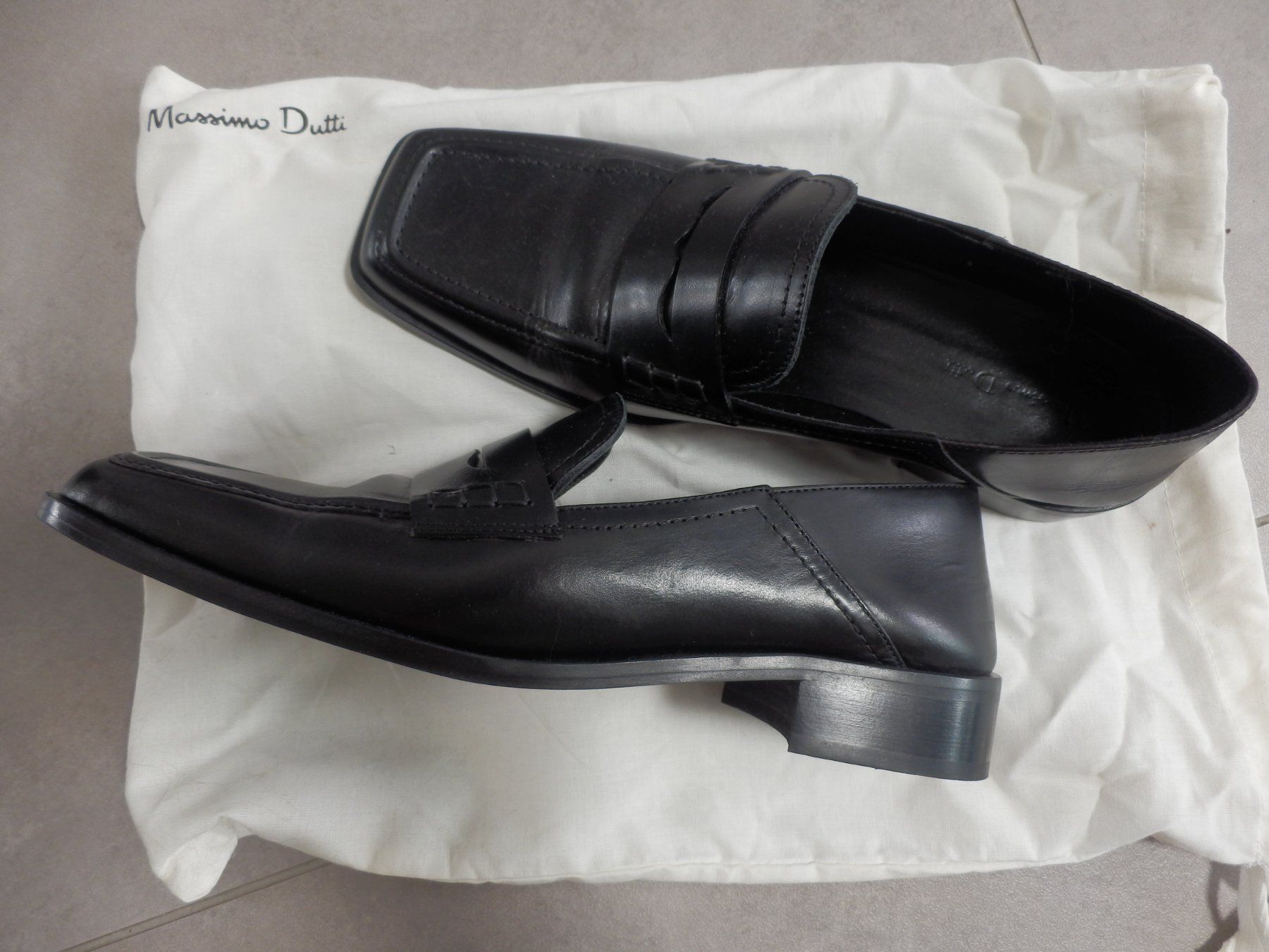 Massimo Dutti Scarpe da donna: Mocassin Massimo Dutti noir taille 40 neuf – Nuovo (secondo la descrizione) da Apples venduto da Photec18 1