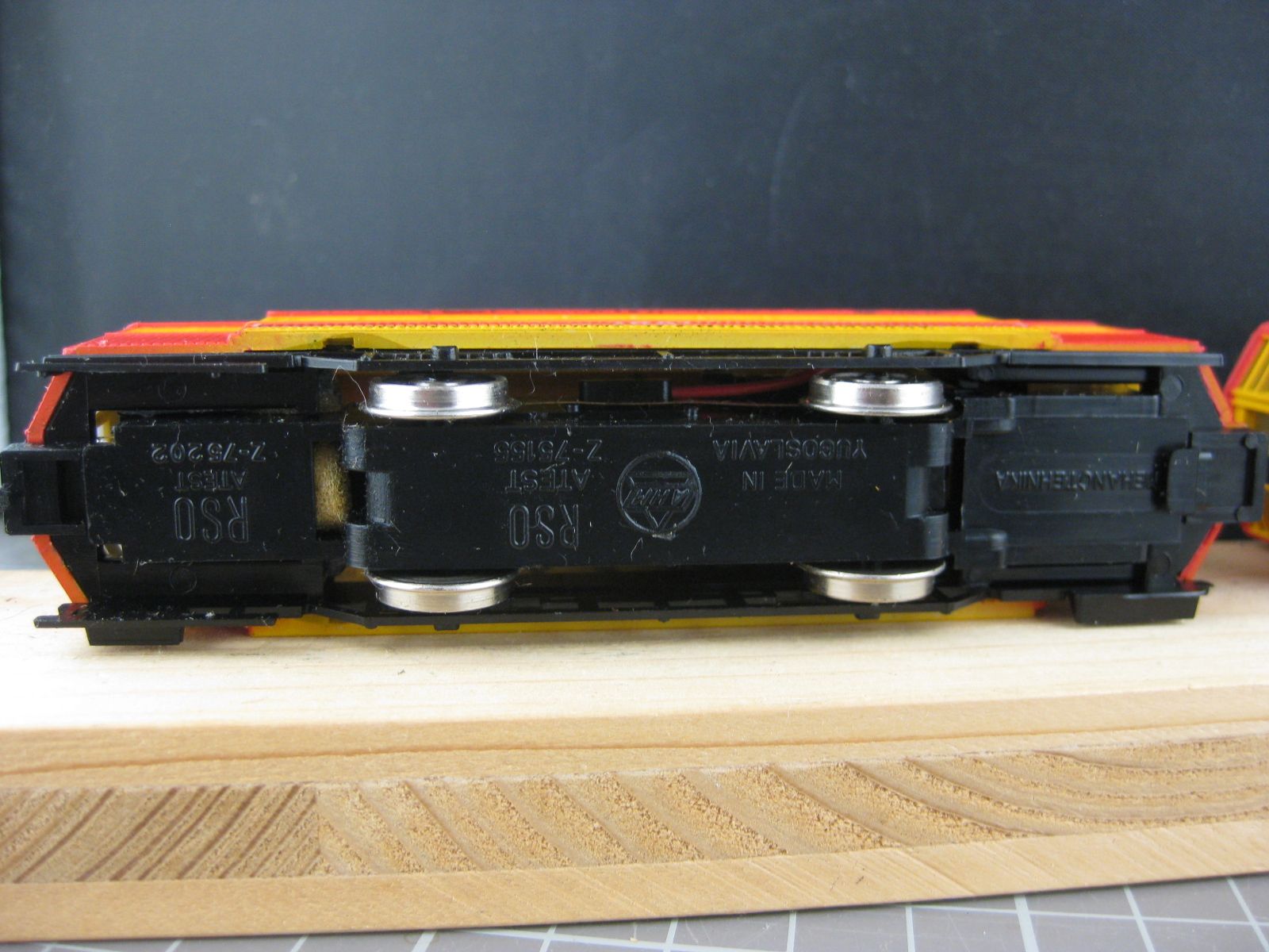 Mehano Modelleisenbahnen: Mehano Tram mit Anhänger – Gebraucht aus Malters von Marosko 3