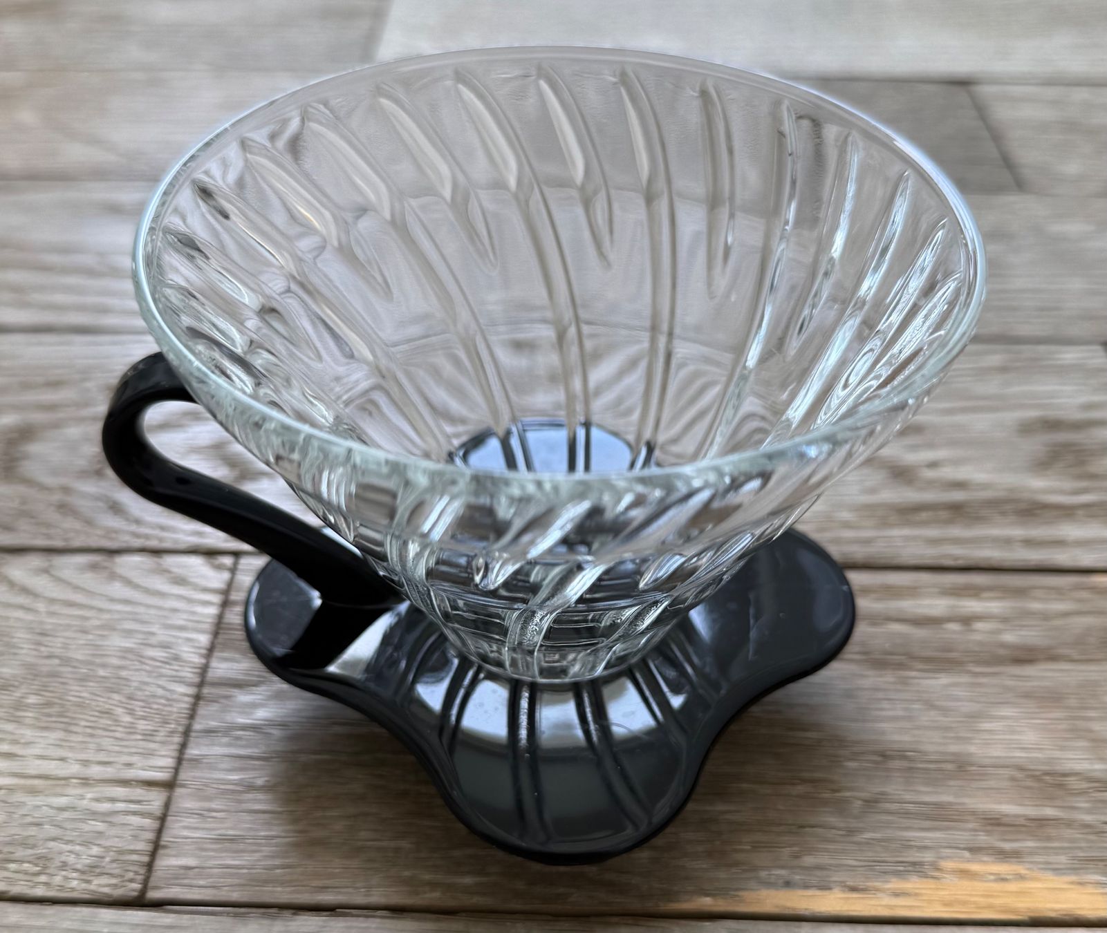 Hario Altro per la casa: Hario V 60 Drippfilter mit Kunststoffstand – Usato da Luzern venduto da Mamutpe