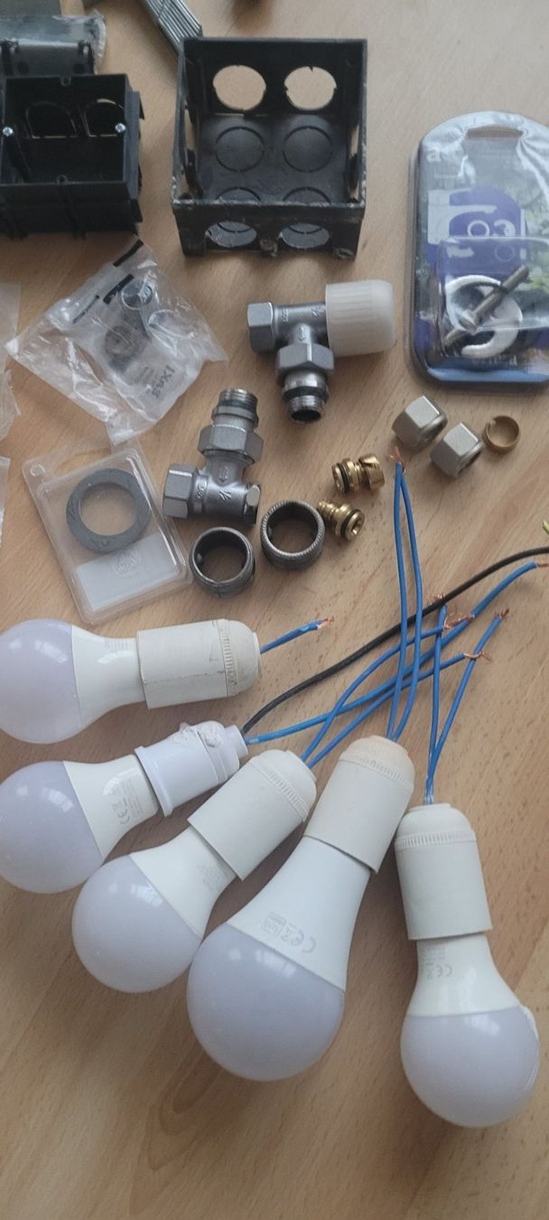 Unità & Adattatore: Verschiedene Do-it-yourself-Elemente: Klempnerarbeiten... – Usato da Schöfflisdorf venduto da CrRG21 1